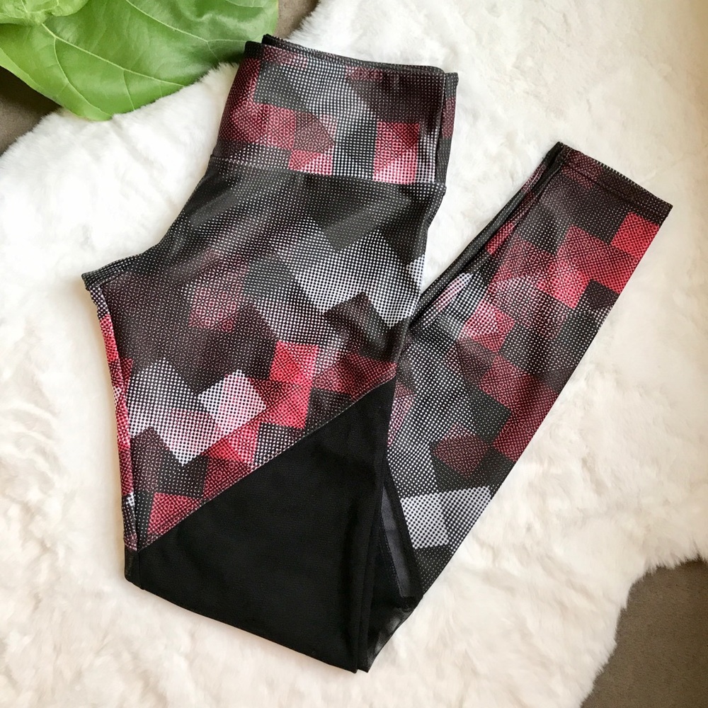 Onzie XS Track Mesh Inset Yoga Leggings
